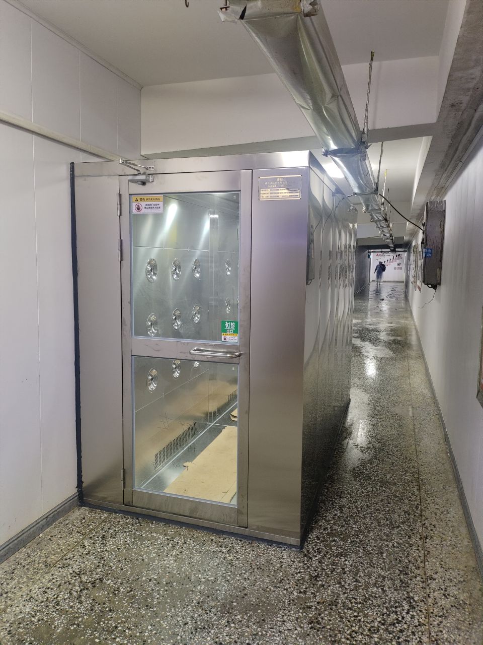 英沃斯(山東)新材料有限公司風(fēng)淋室安裝